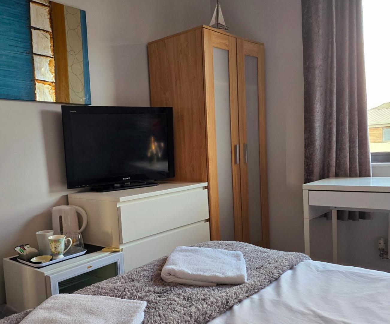 Homestay 2 Spacious In The Heart Of The Marina Swansea