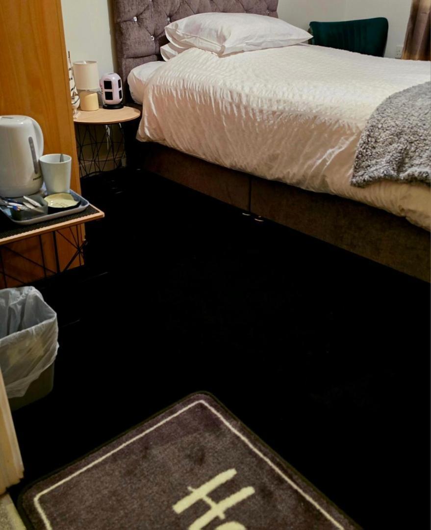 2 Spacious In The Heart Of The Marina Homestay *