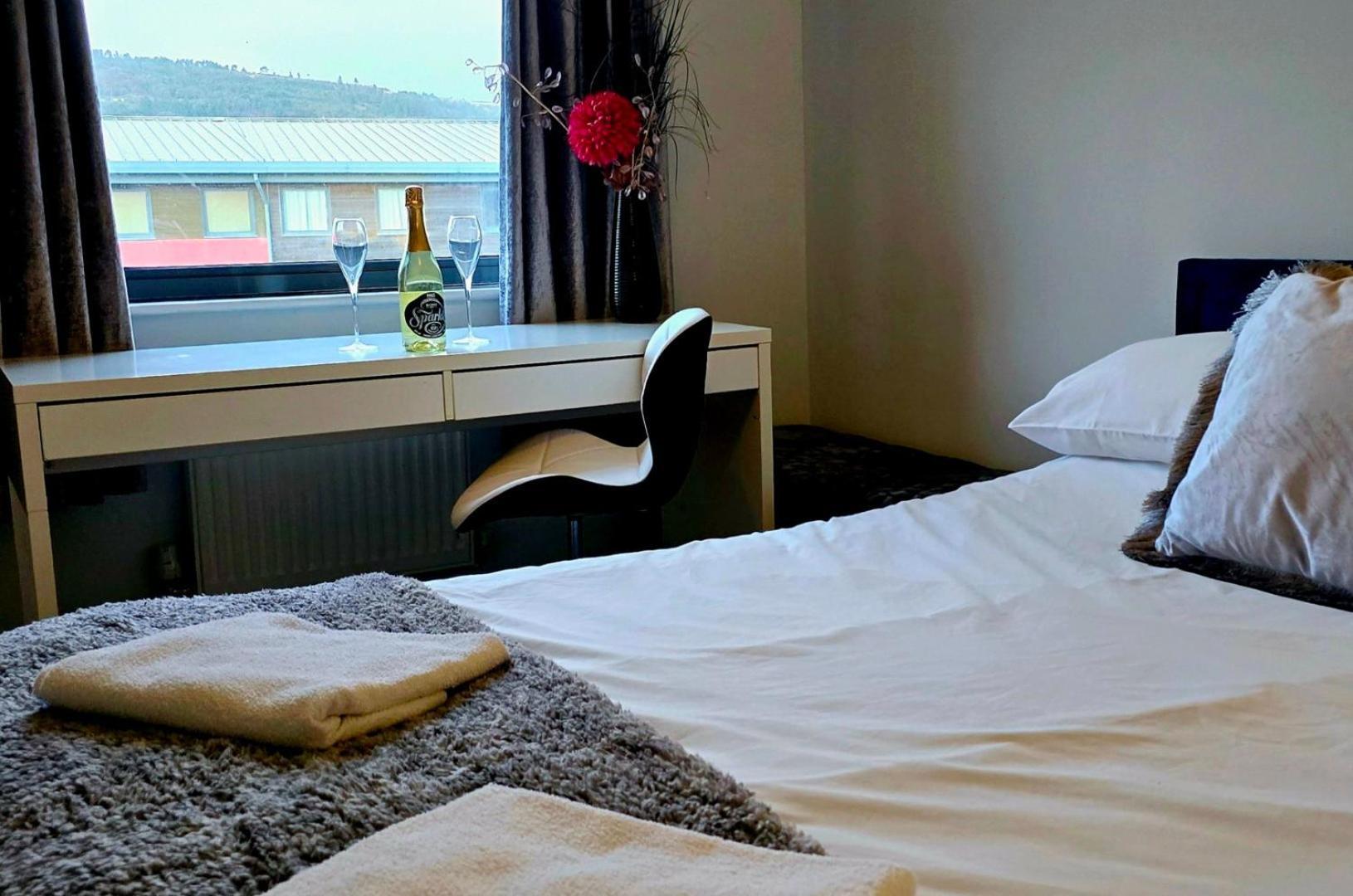 2 Spacious In The Heart Of The Marina *