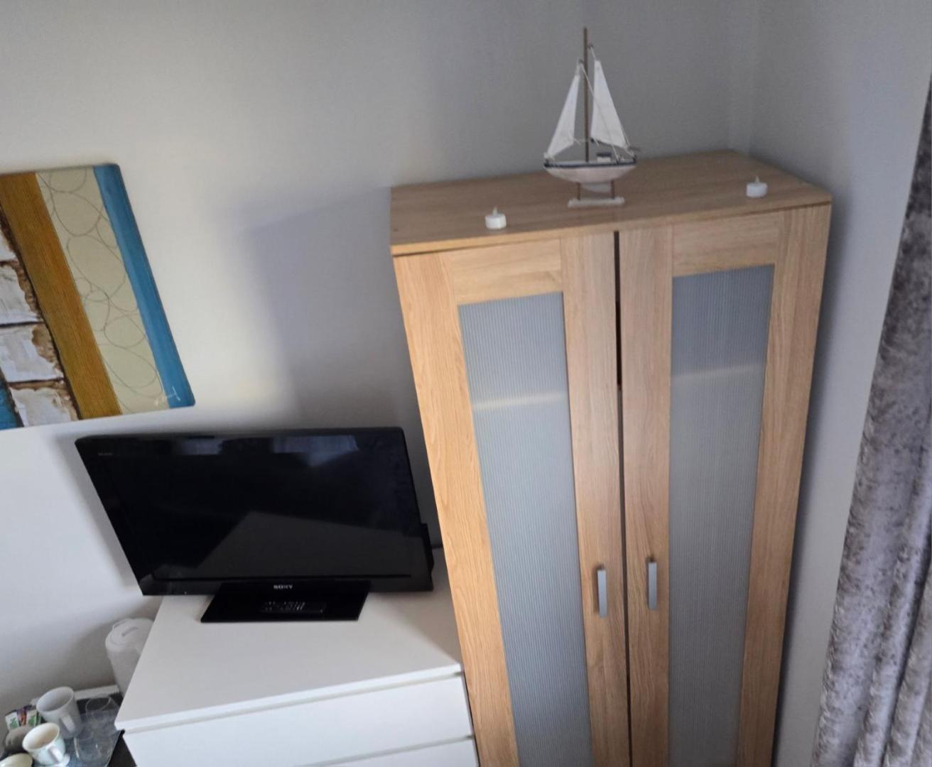 2 Spacious In The Heart Of The Marina * Swansea