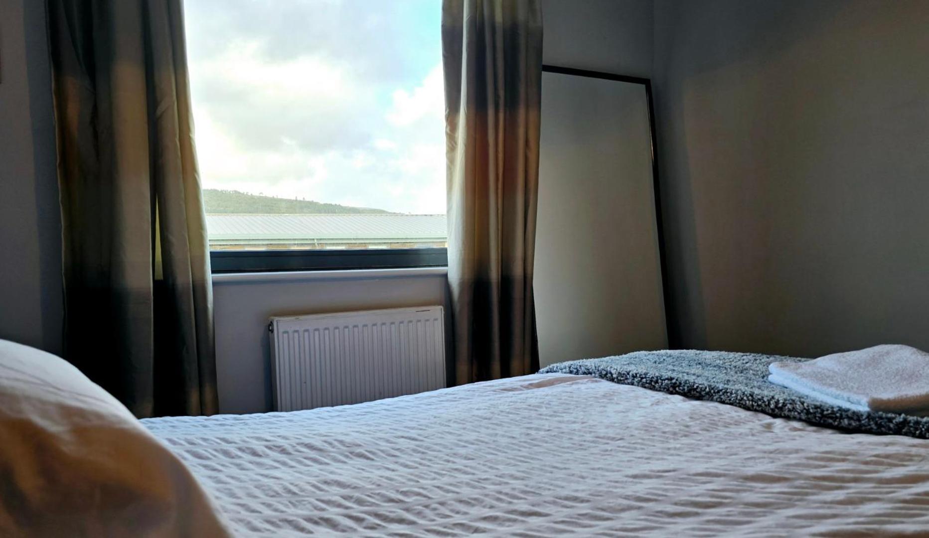 2 Spacious In The Heart Of The Marina Homestay *